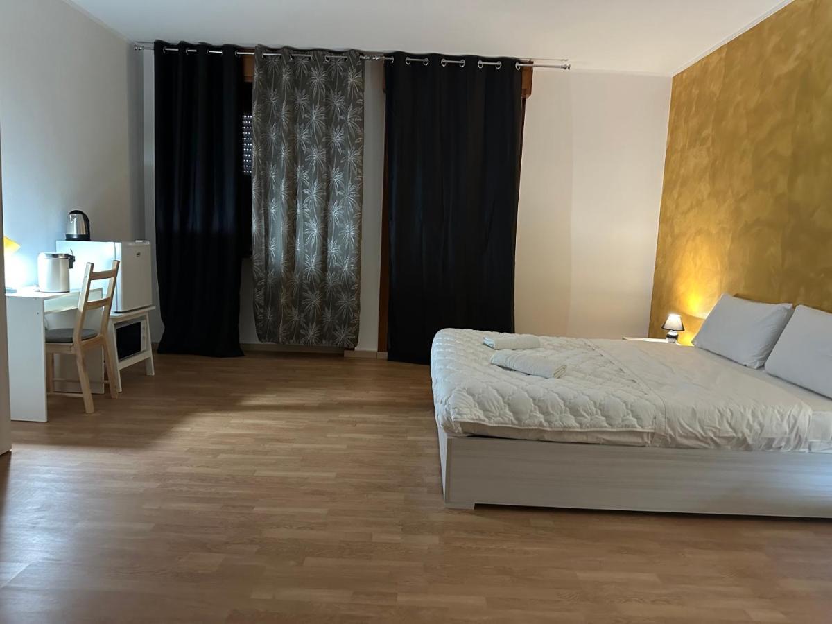 Leone D'Oro 2 - Milano Street Hotel Местре Екстериор снимка