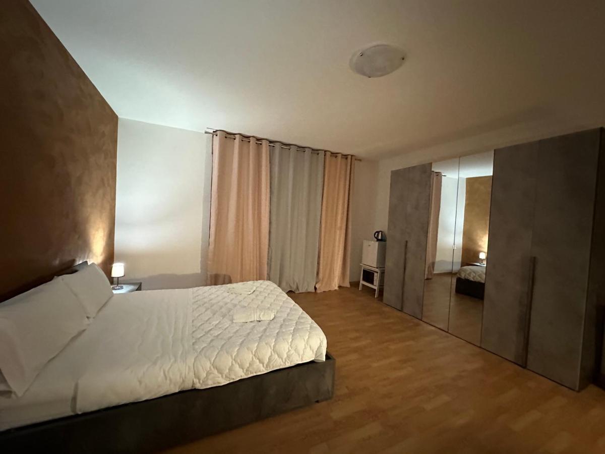 Leone D'Oro 2 - Milano Street Hotel Местре Екстериор снимка